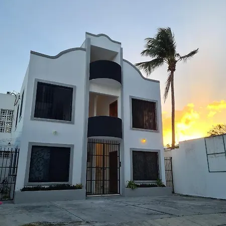 Ubicacion Inmejorable A Pasos De Playacar Beach Y 5Ta Av Apartment